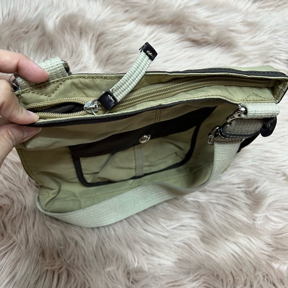 NATURALIZER sling bag in Nude color - Picture 7 of 7